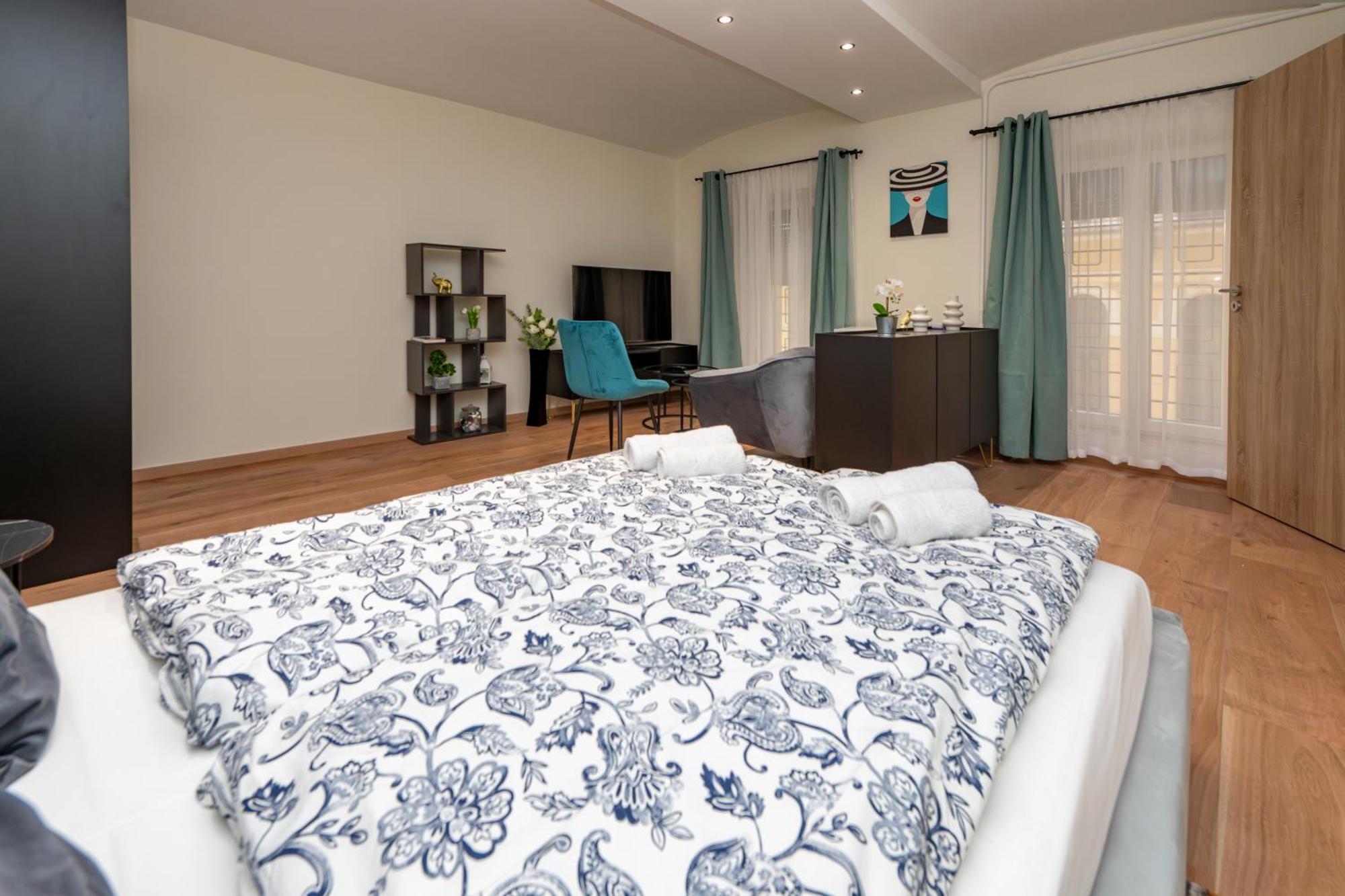 Astoria R92 Two Bedroom Apartment